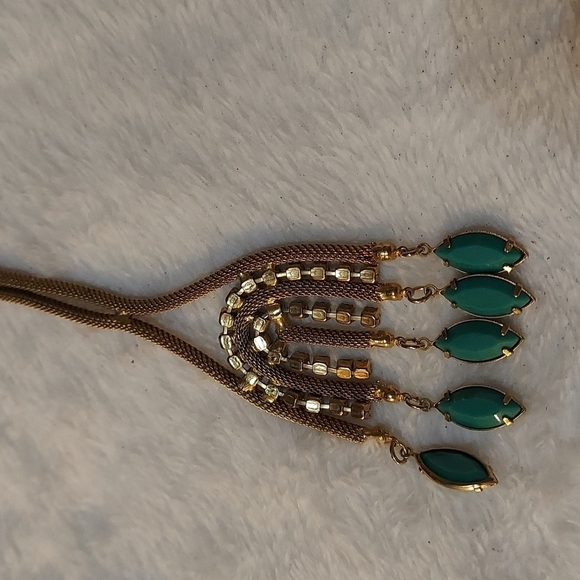 Avon Gold and Green Choker - Picture 3 of 6